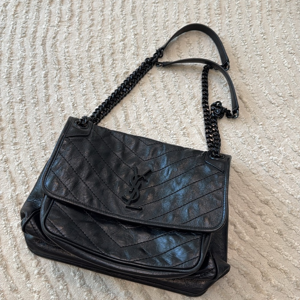 Yves Saint Laurent Niki medium Black on black lambskin Shoulder Bag - Picture 3 of 17